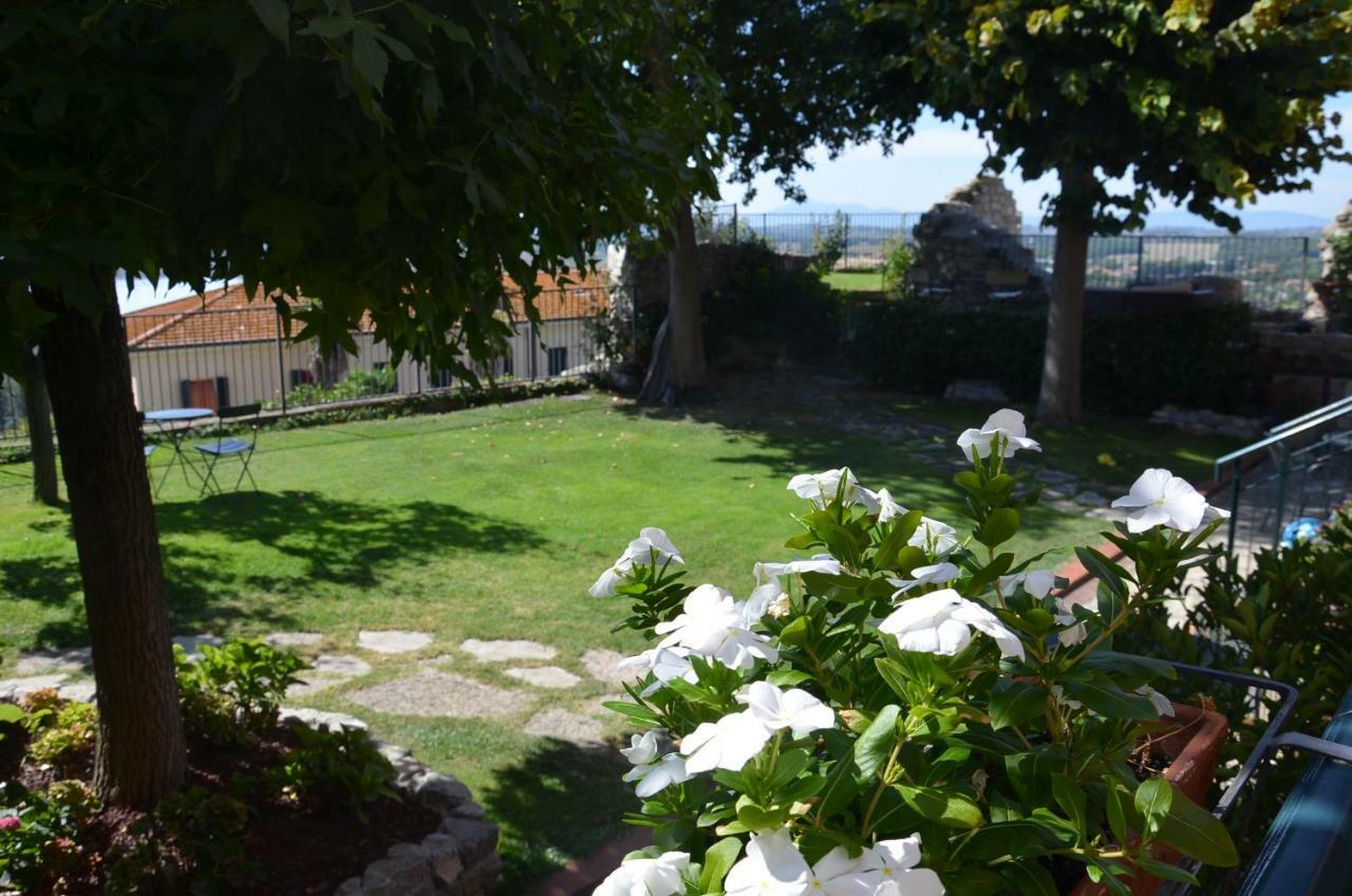 카스틸리오네델라고 Il Torrione B&B 외부 사진
